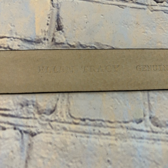 VINTAGE ELLEN TRACY GENUINE ITALIAN LEATHER CROC GOLD TONE BUCKLE WOMENS BELT M - Picture 4 of 11